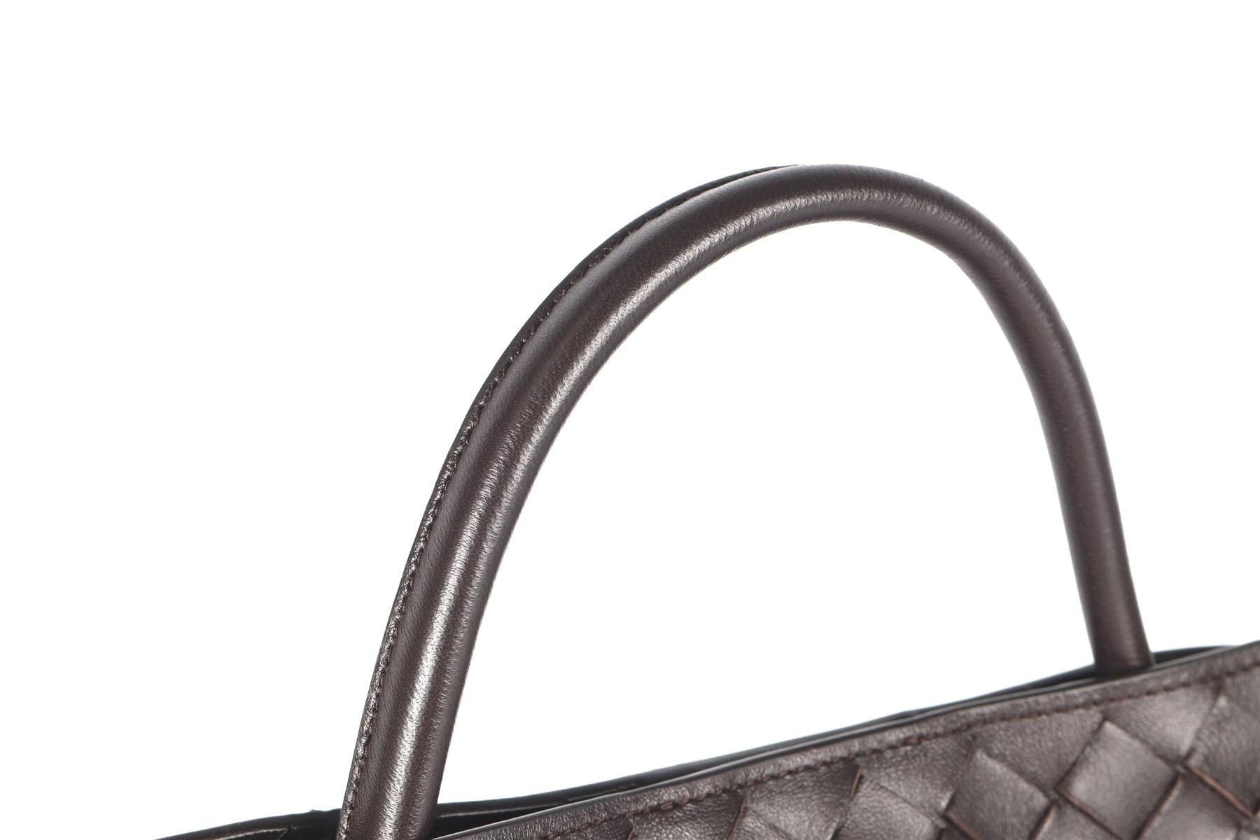 BOTTEGA VENETA BROWN ANDIAMO LARGE INTRECCIATO LEATHER TOTE BAG