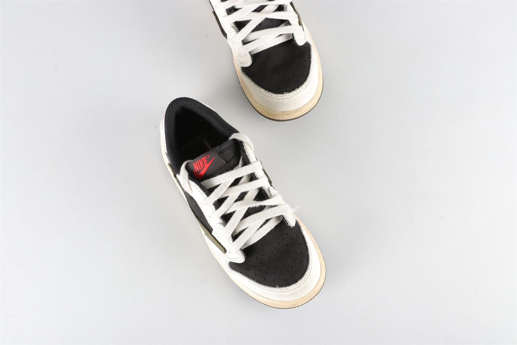NIKE + TRAVIS SCOTT BLACK KIDS AIR JORDAN LOW OLIVE SNEAKERS EU 27 UK 9.5 US 10C