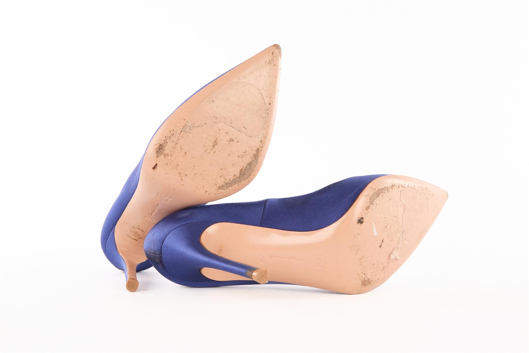 GIANVITO ROSSI BLUE SATIN PUMPS EU 39.5 UK 6.5 US 9.5
