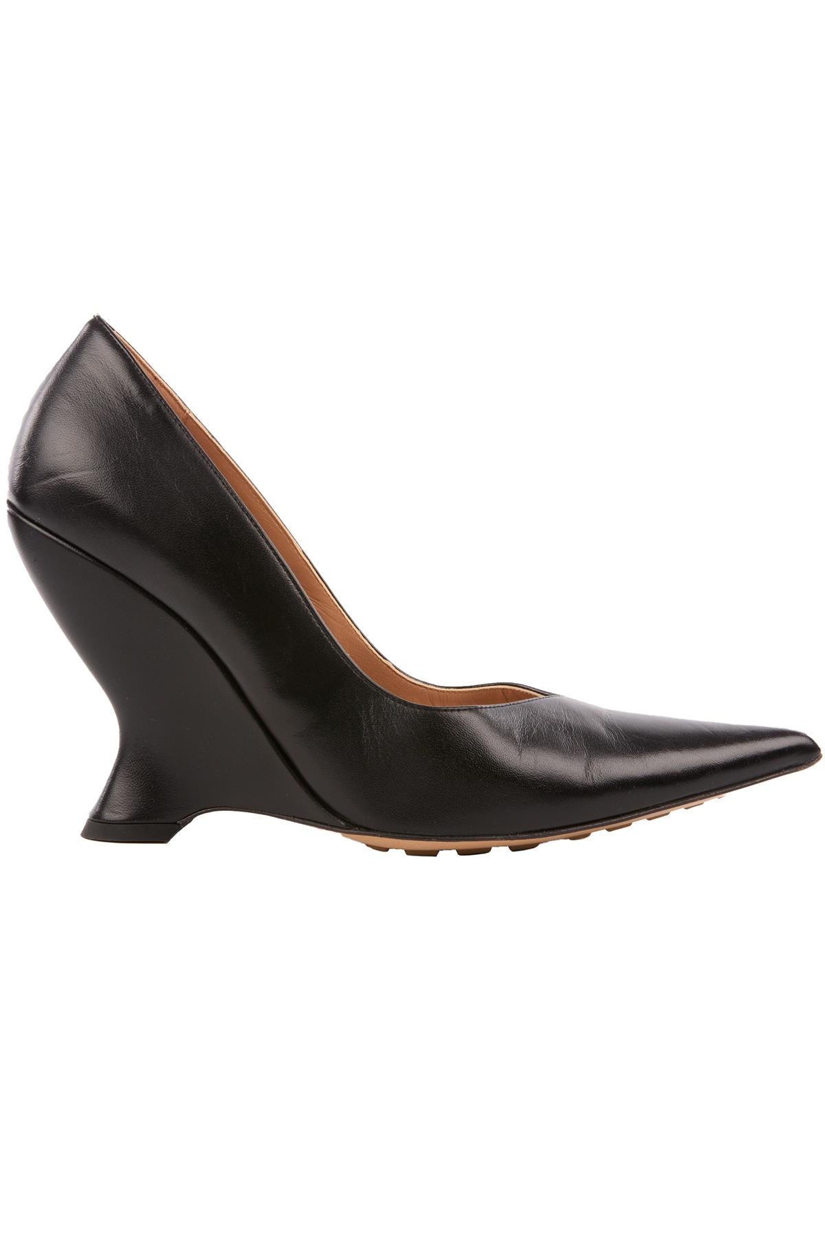 BOTTEGA VENETA BLACK LEATHER PUMPS EU 38.5 UK 5.5 US 8.5