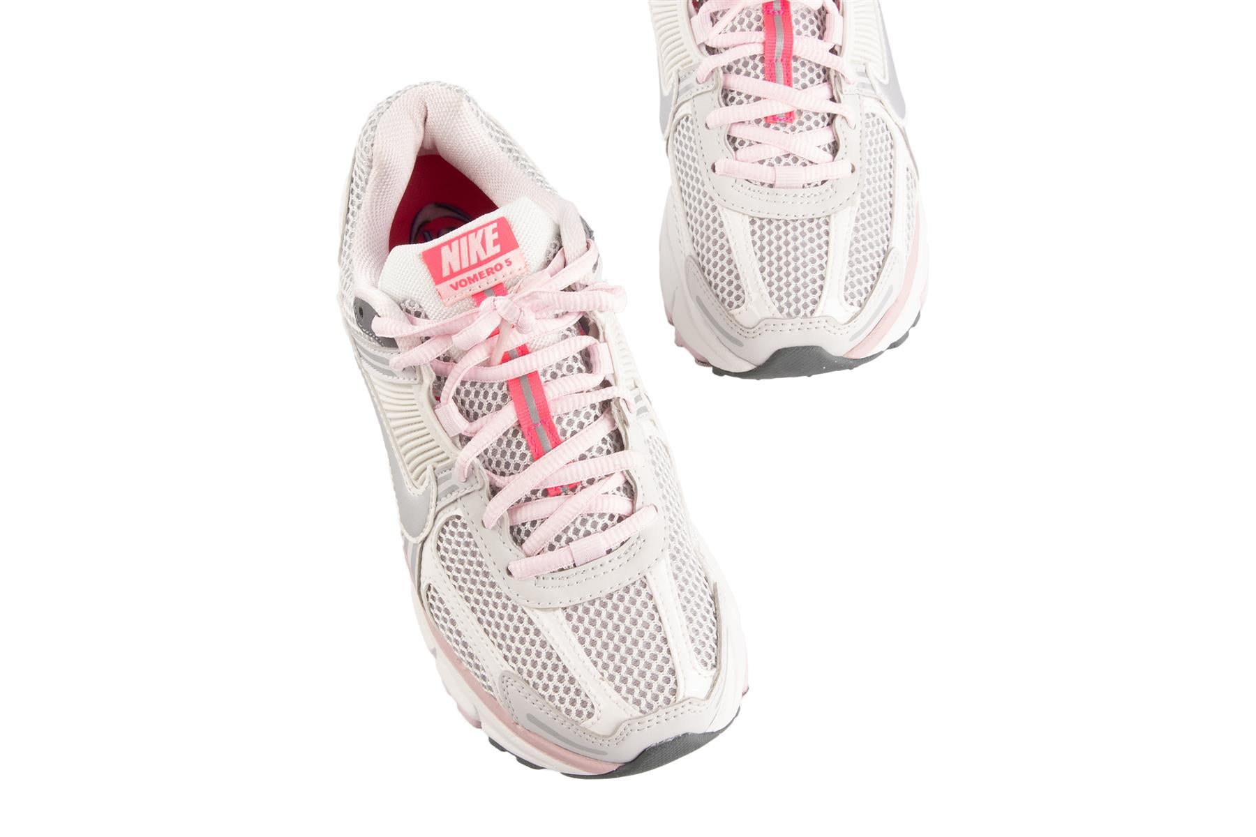 NIKE WHITE SNEAKERS UK 4