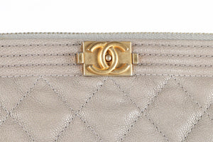 CHANEL GREY 2019 BOY O CASE MEDIUM QUILTED CAVIAR LEATHER CLUTCH