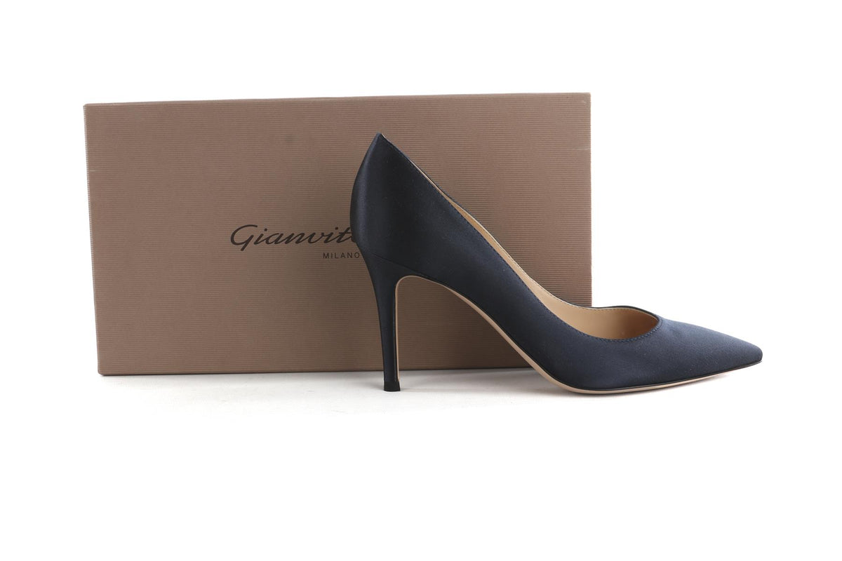 GIANVITO ROSSI NAVY SUEDE PUMPS EU 38 UK 5 US 8