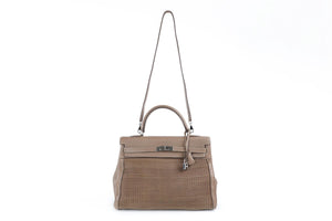 HERMÈS  TAUPE 2005 KELLY 35 CM CLEMENCE LEATHER AND HORSEHAIR BAG IN ETOUPE