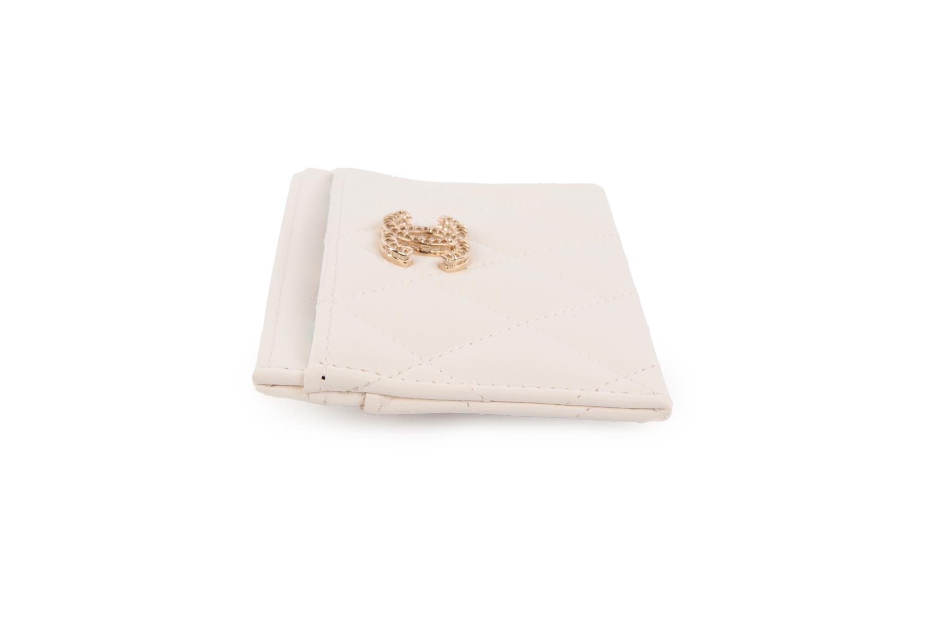 CHANEL WHITE 2025 CC QUILTED LEATHER CARD HOLDER