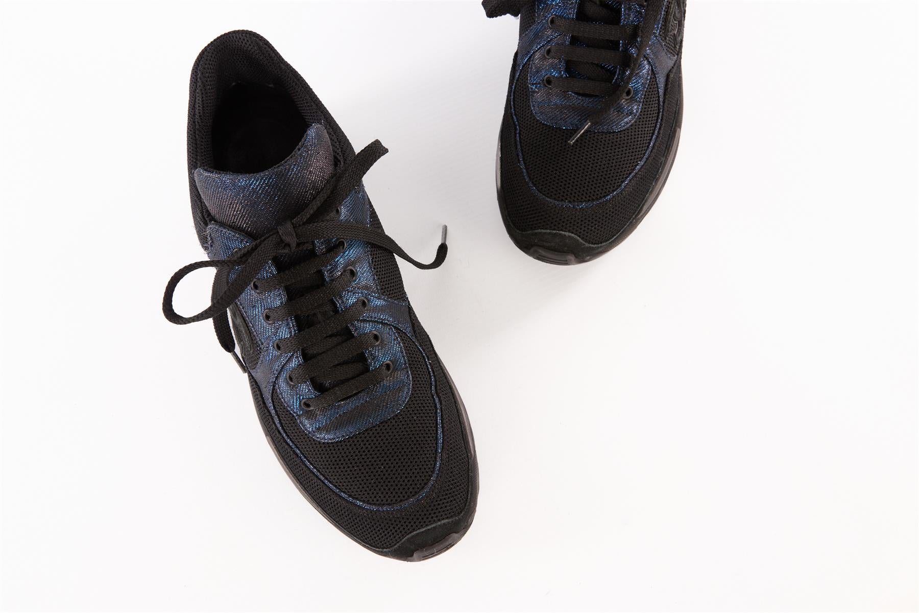 CHANEL BLUE CC FABRIC SNEAKERS EU 39 UK 6 US 9
