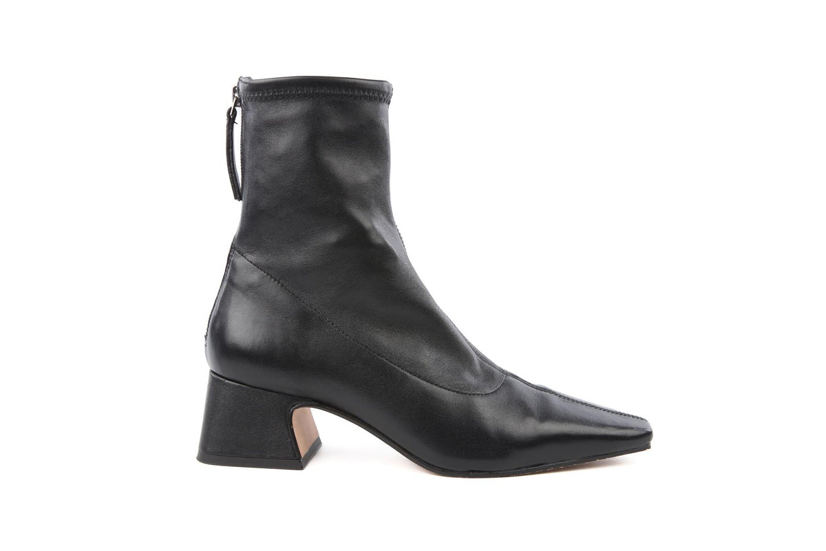 REFORMATION BLACK LEATHER ANKLE BOOTS US 7.5 UK 4.5 EU 37.5