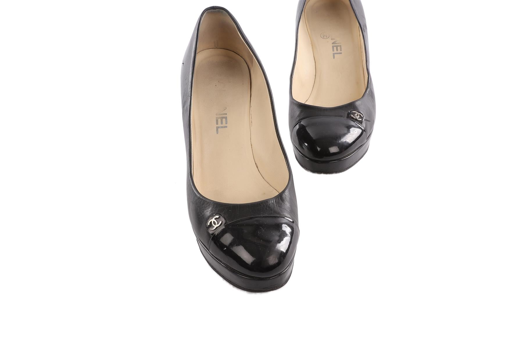 CHANEL BLACK 2011 LEATHER PLATFORM PUMPS EU 38