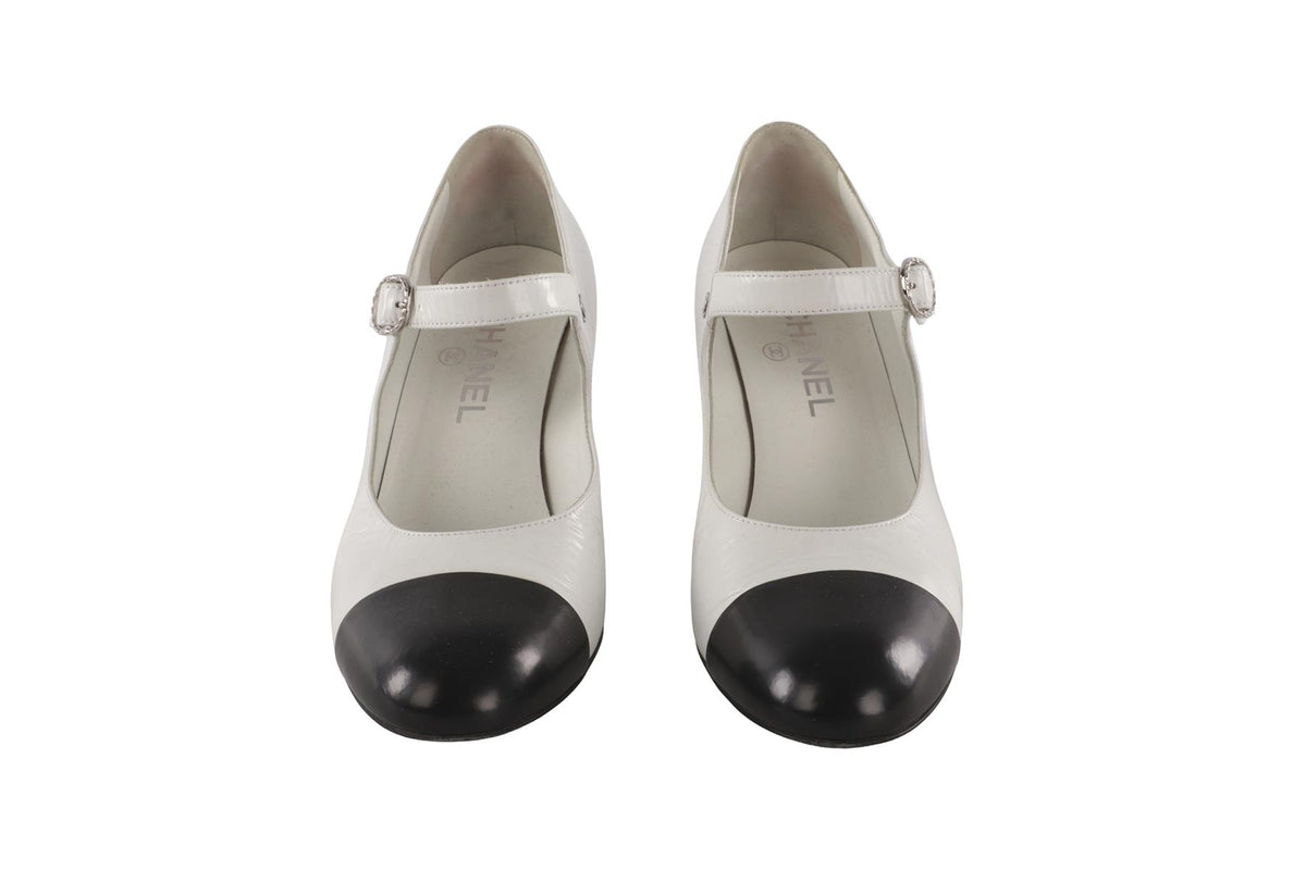CHANEL WHITE 2022 LEATHER PUMPS EU 39 UK 6 US 9