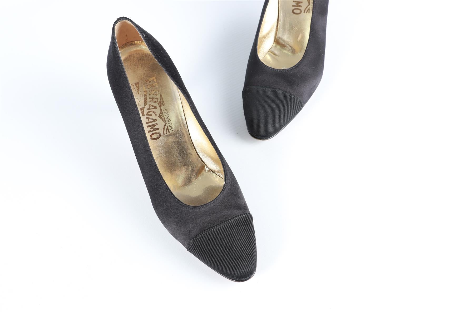 SALVATORE FERRAGAMO BLACK SATIN PUMPS