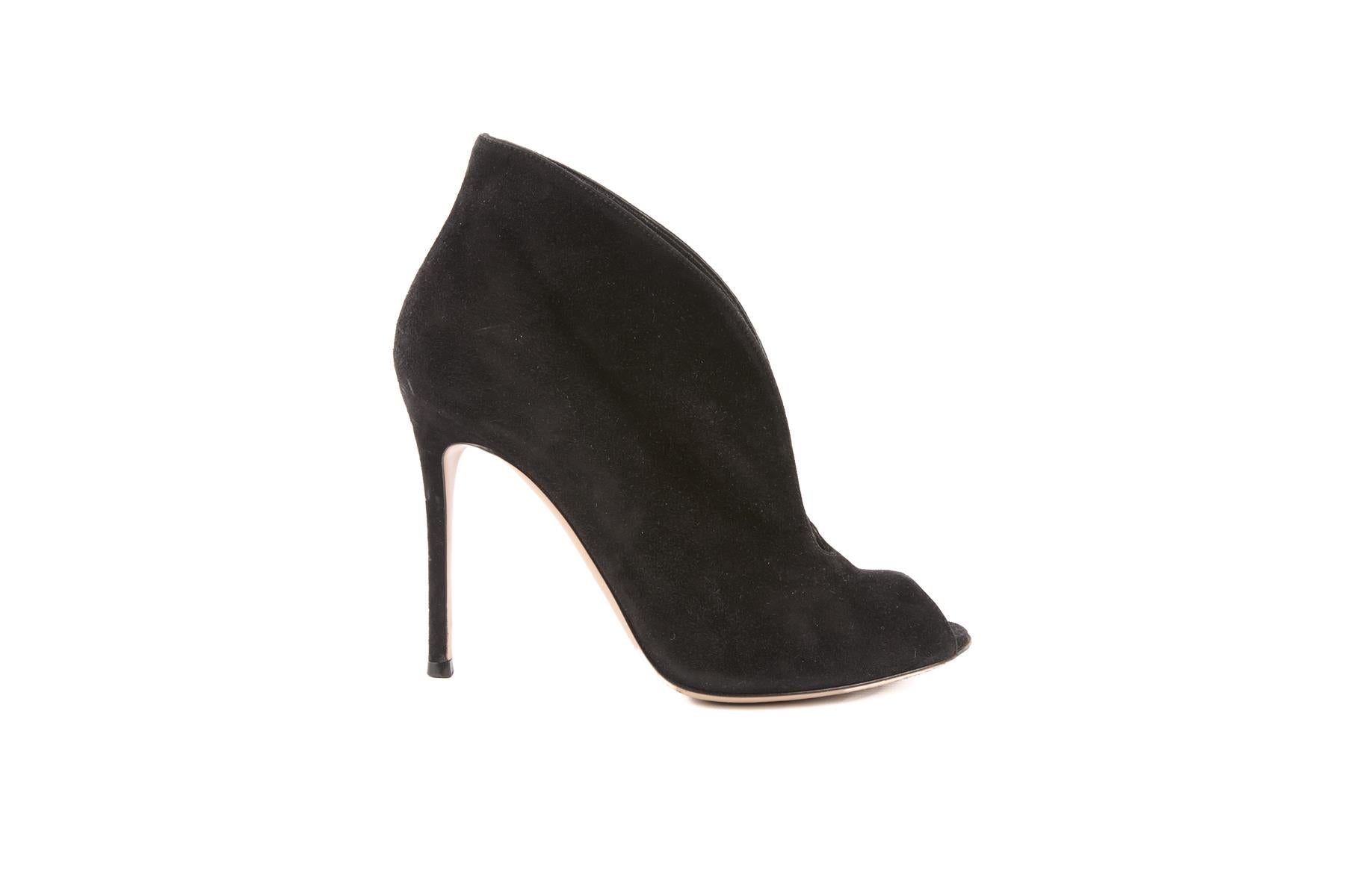 GIANVITO ROSSI BLACK SUEDE ANKLE BOOTS EU 38 UK 5 US 8