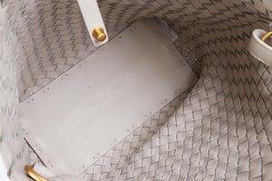 BOTTEGA VENETA ECRU INTRECCIATO LEATHER BUCKET BAG