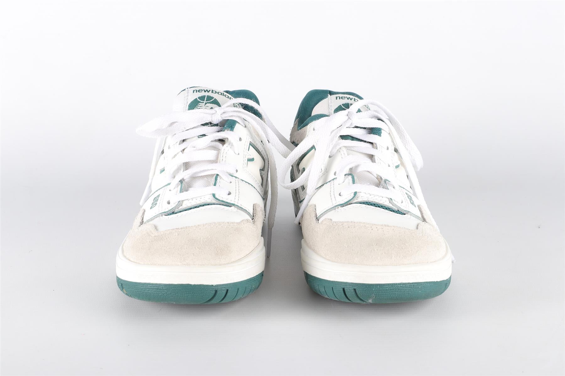 NEW BALANCE WHITE KIDS BOYS SNEAKERS EU 34.5 UK 2 US 2.5
