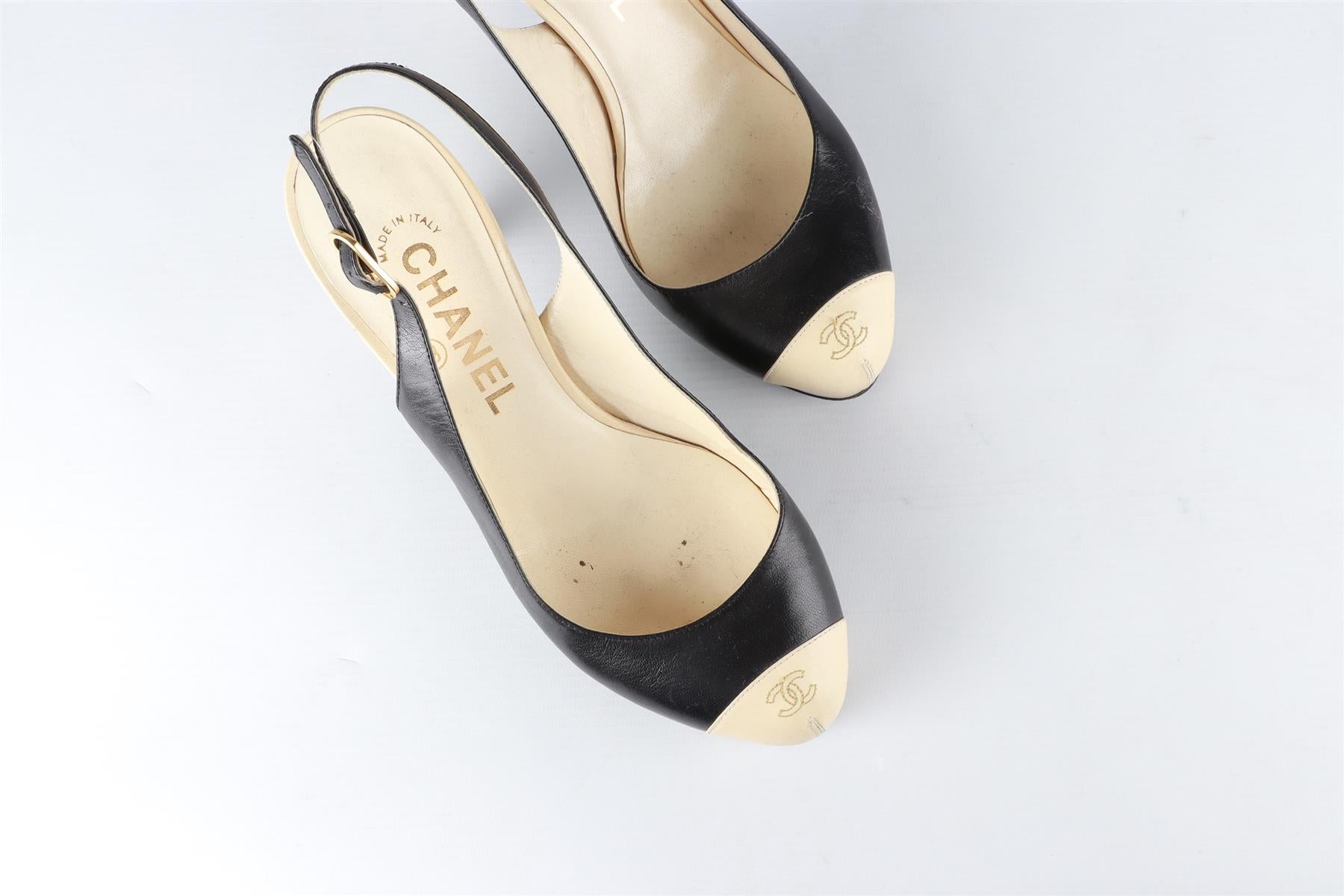 CHANEL BLACK AND CREAM PUMPS EU 38 UK 5 US 8