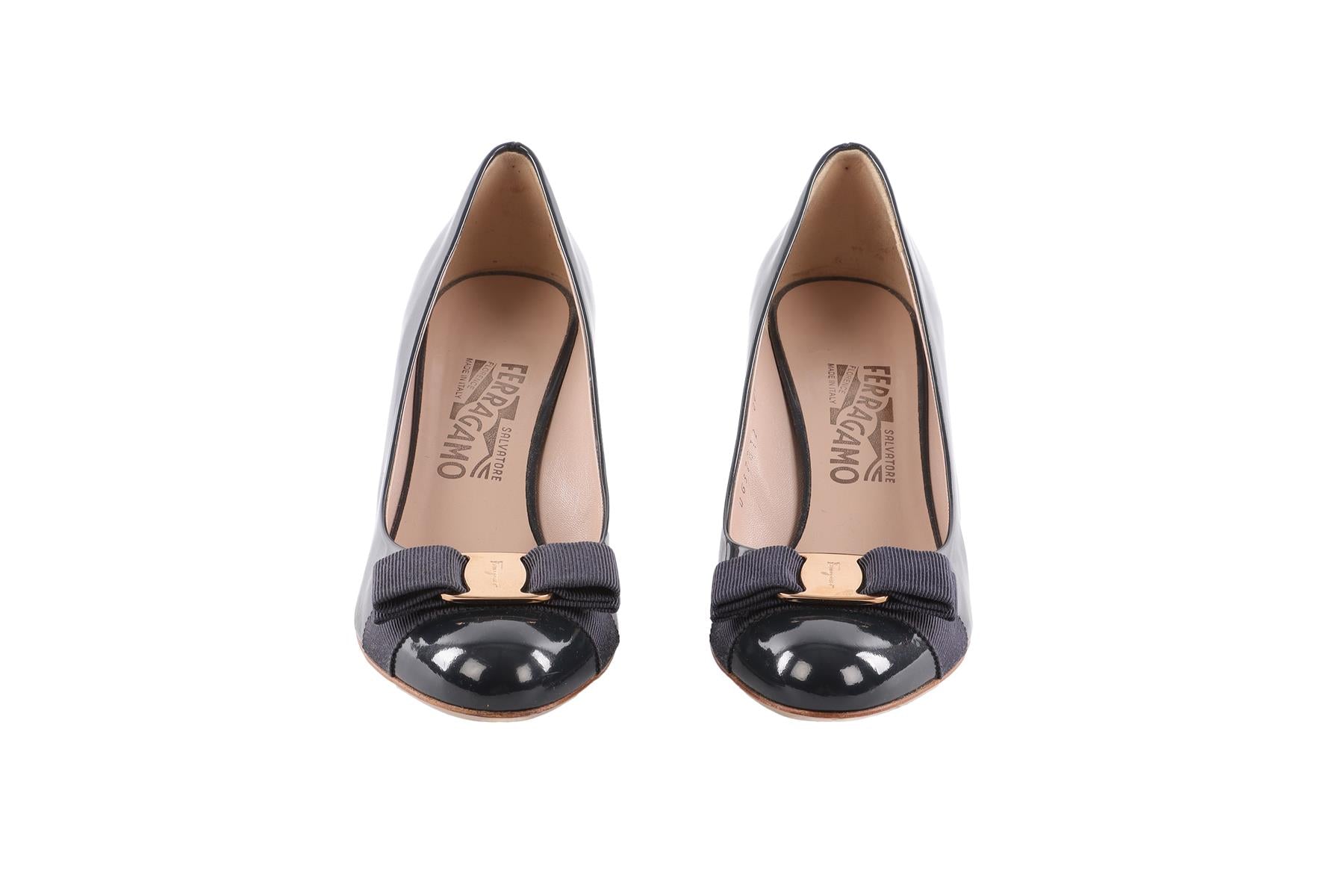 SALVATORE FERRAGAMO NAVY LEATHER PUMPS US 7 EU 37 UK 4