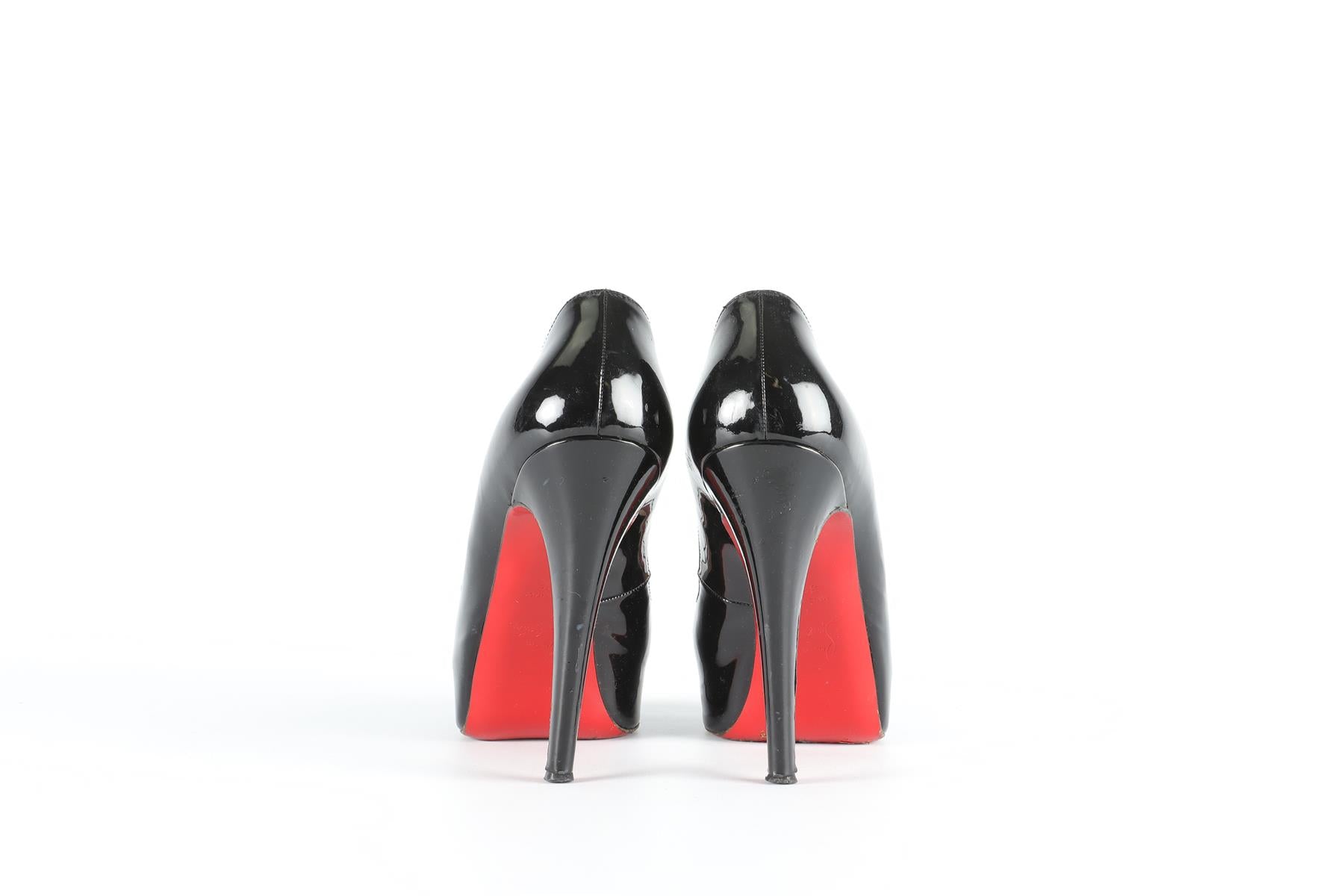 CHRISTIAN LOUBOUTIN BLACK PATENT LEATHER PUMPS EU 38.5 UK 5.5