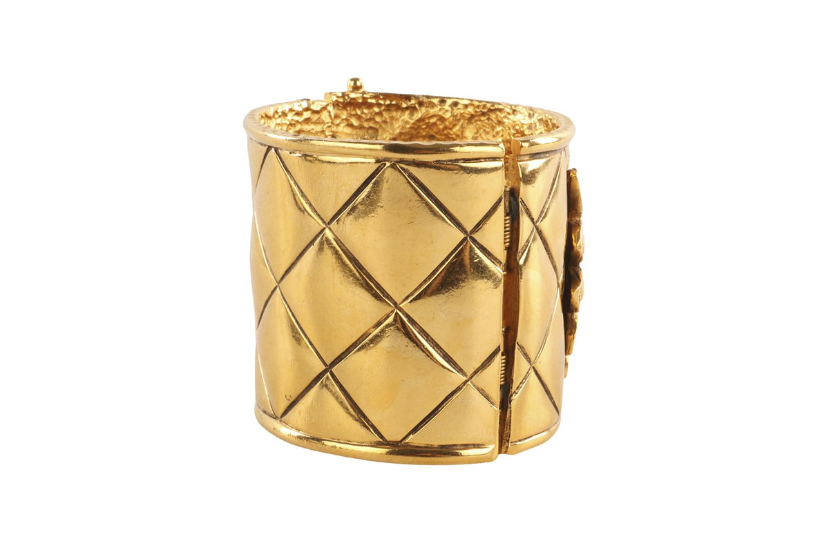 CHANEL GOLD 1990-1991 LION GOLD TONE CUFF