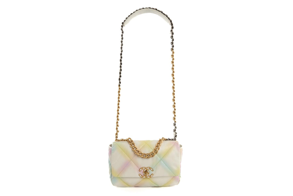 CHANEL MULTI 2022 19 SMALL QUILTED LEATHER SHOULDER BAG