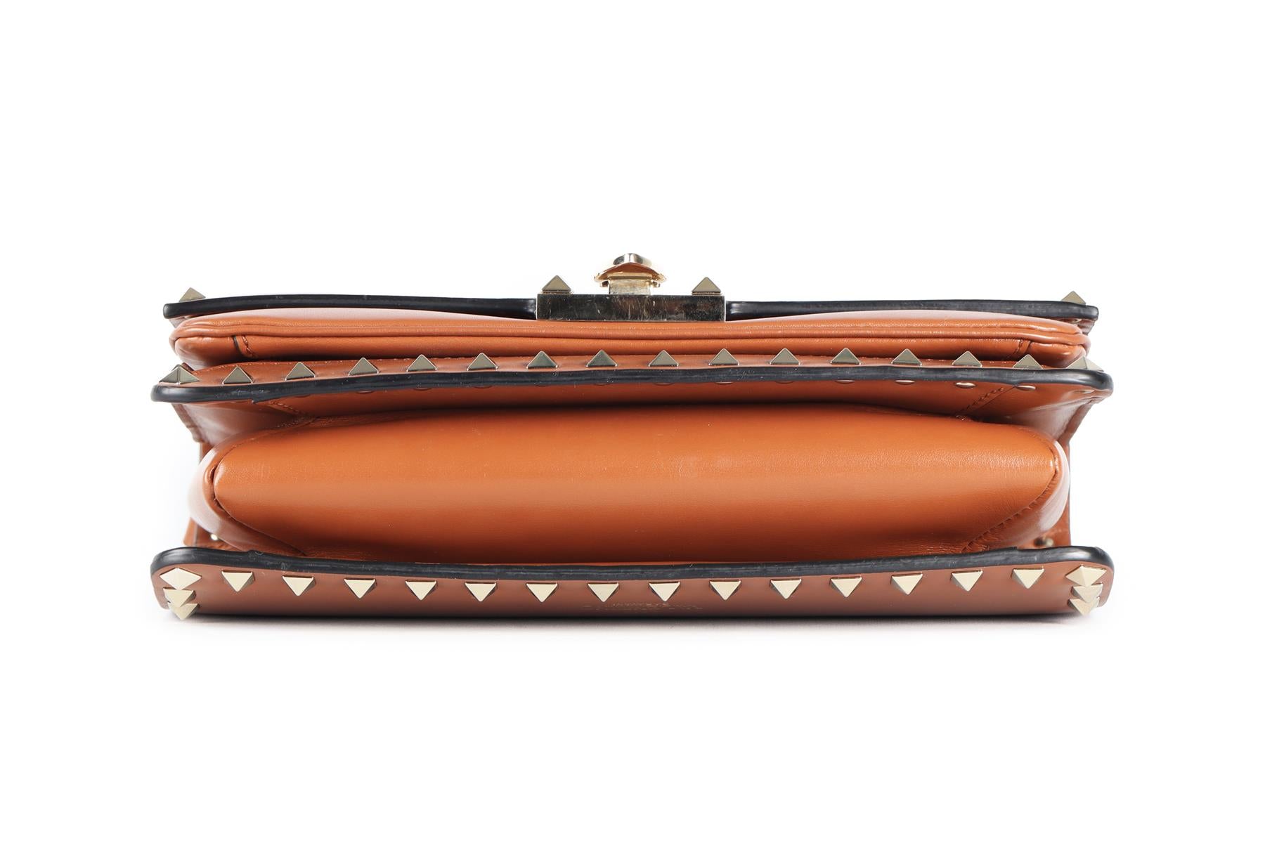VALENTINO GARAVANI BROWN ROCKSTUD LEATHER SHOULDER BAG