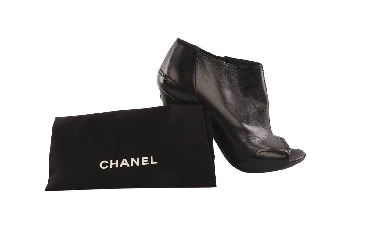 CHANEL BLACK 2014 LEATHER ANKLE BOOTS EU 37.5 UK 4.5 US 7.5