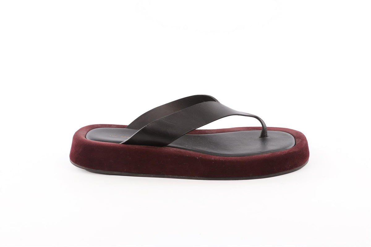 THE ROW BURGUNDY GINZA SUEDE FLIPFLOPS EU 40 UK 7 US 10