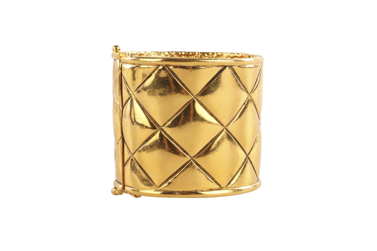 CHANEL GOLD 1990-1991 LION GOLD TONE CUFF