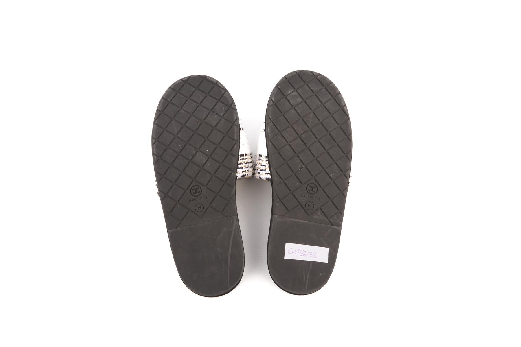 CHANEL WHITE 2019 CC TWEED SLIPPERS MEDIUM