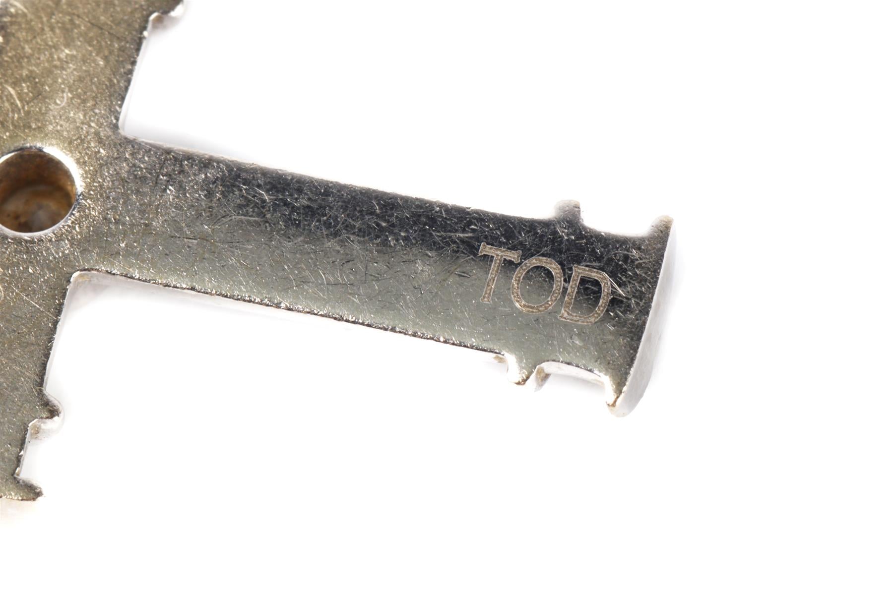 THEO FENNELL CROSS 18K WHITE GOLD AND DIAMOND PENDANT