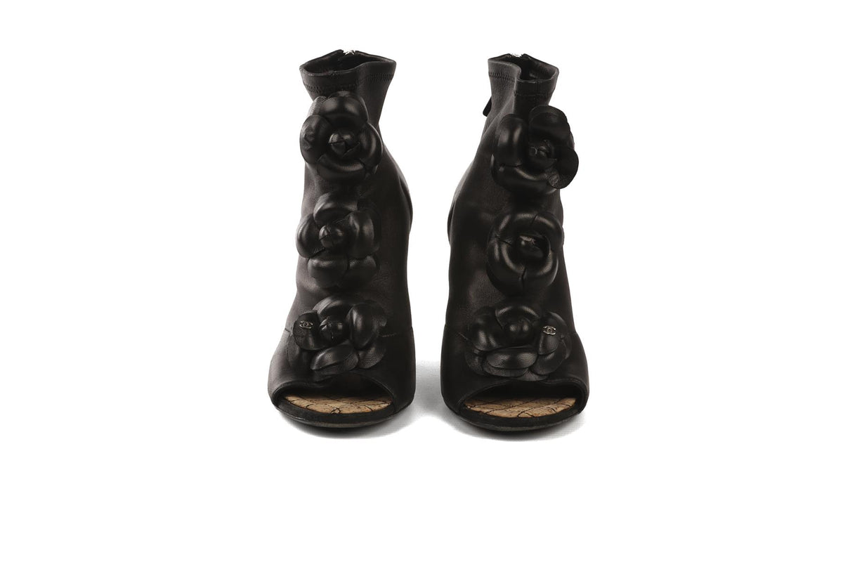 CHANEL BLACK 2014 LEATHER ANKLE BOOTS EU 38 UK 5 US 8
