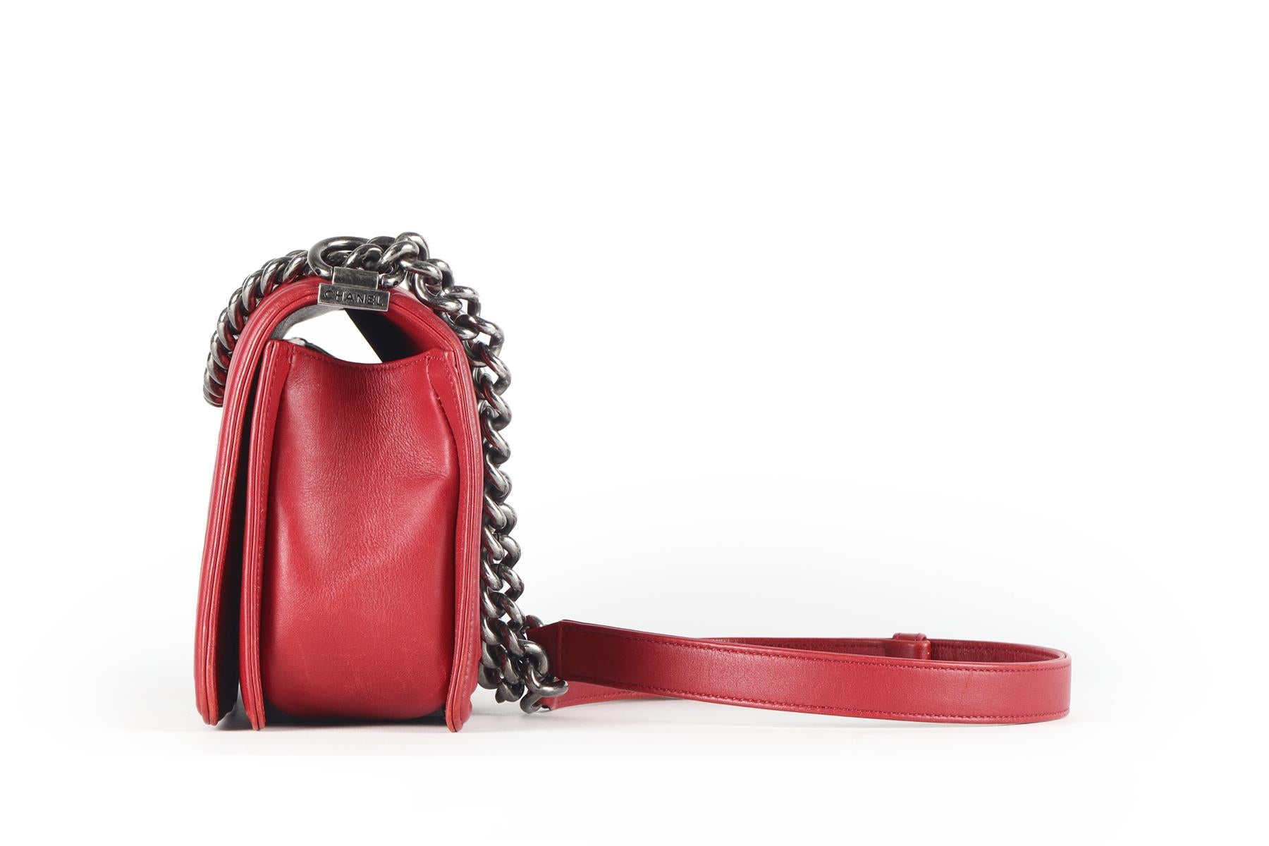 CHANEL RED 2016 BOY MEDIUM LEATHER SHOULDER BAG