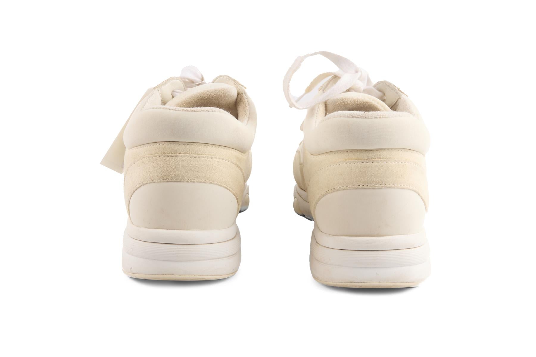 CHANEL WHITE CC SUEDE SNEAKERS EU 39 UK 6 US 9
