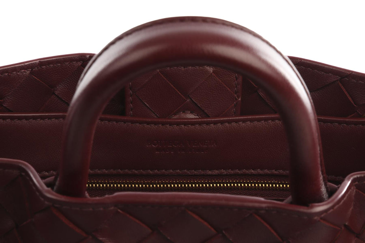 BOTTEGA VENETA BURGUNDY ANDIAMO SMALL INTRECCIATO LEATHER TOTE BAG