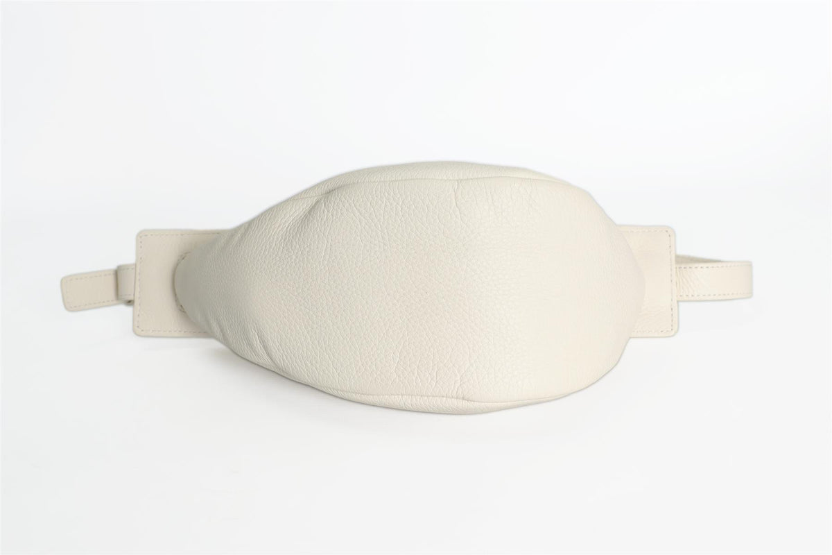 THE ROW WHITE SLOUCHY BANANA SMALL LEATHER SHOULDER BAG