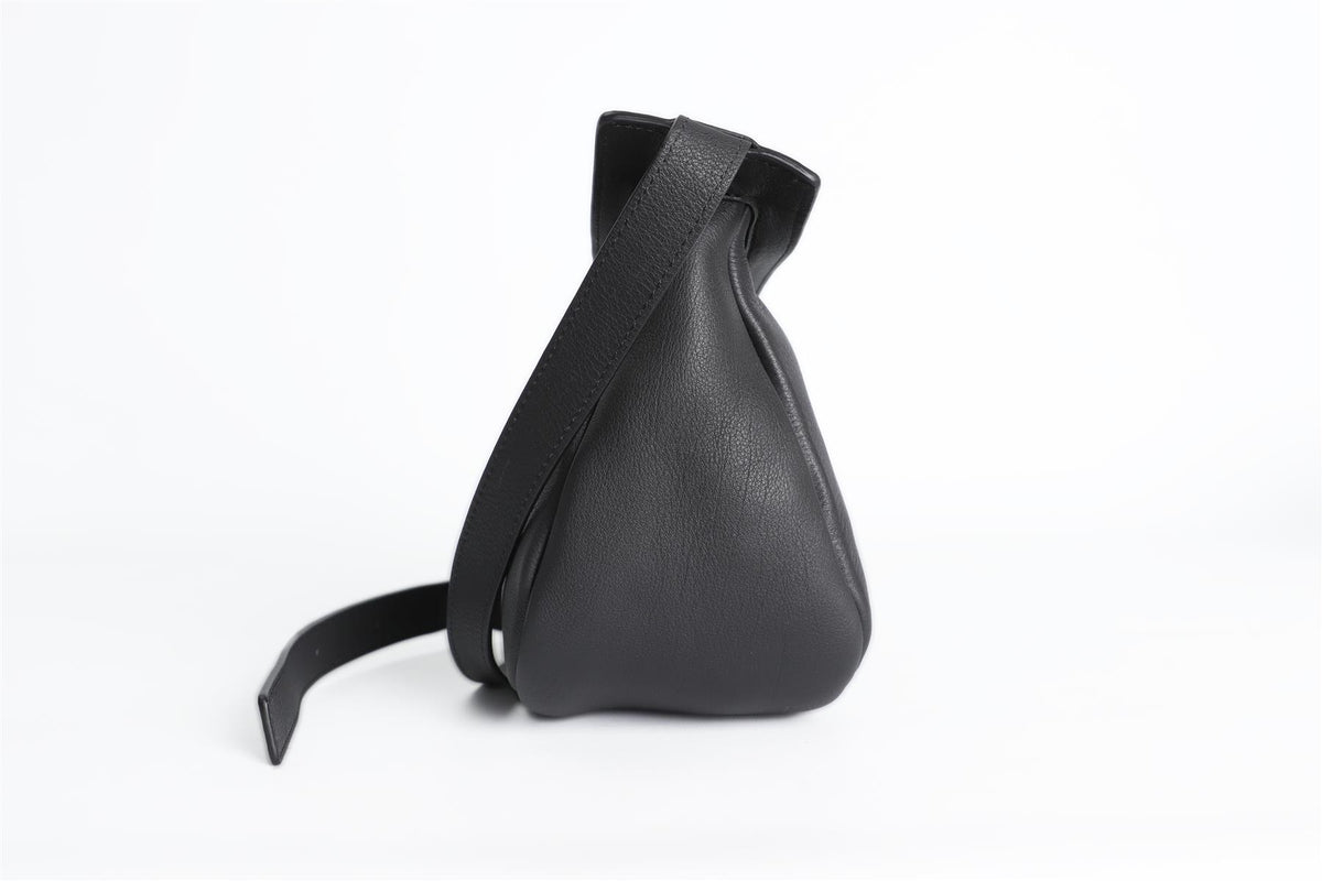 THE ROW BLACK SLOUCHY BANANA SMALL LEATHER SHOULDER BAG