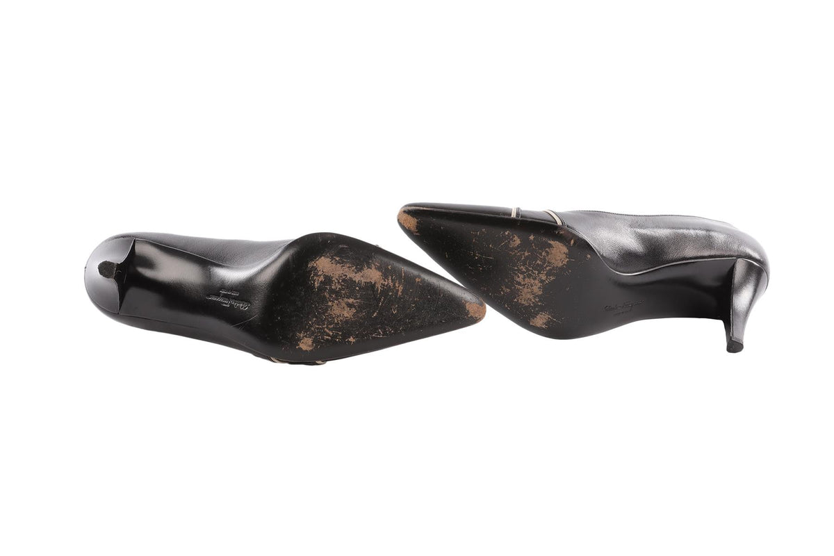 SALVATORE FERRAGAMO BLACK VINTAGE LEATHER PUMPS