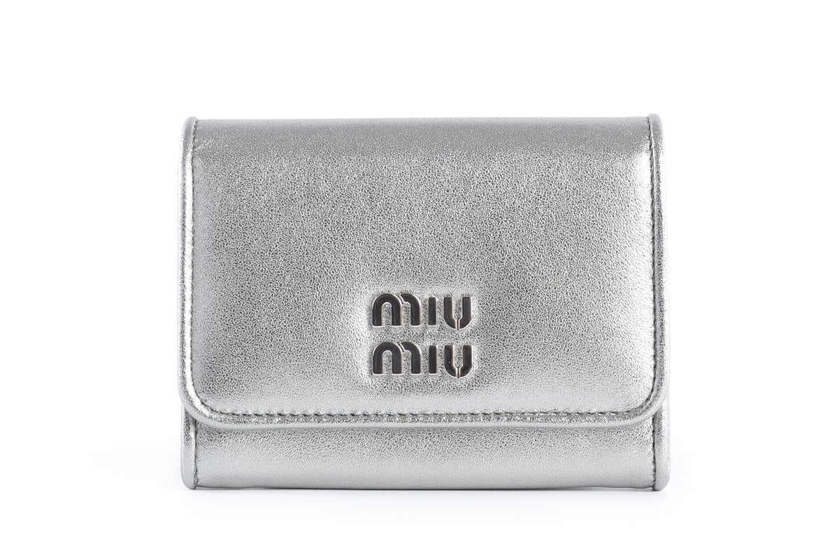 MIU MIU SILVER LEATHER WALLET ON CHAIN