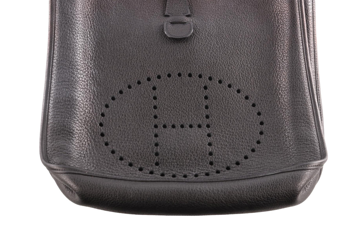 HERMÈS BLACK 2009 EVELYNE GM TOGO LEATHER SHOULDER BAG