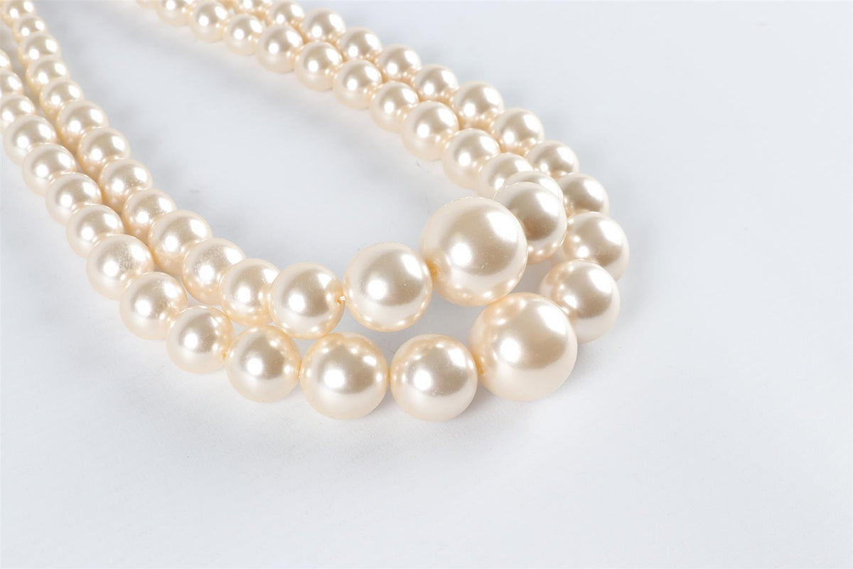 ALESSANDRA RICH IVORY CRYSTAL AND FAUX PEARL NECKLACE
