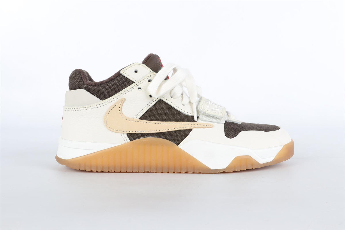 NIKE + TRAVIS SCOTT BROWN JUMPMAN JACK SAIL/DARK MOCHA SNEAKERS EU 39 UK 6 US 6.5