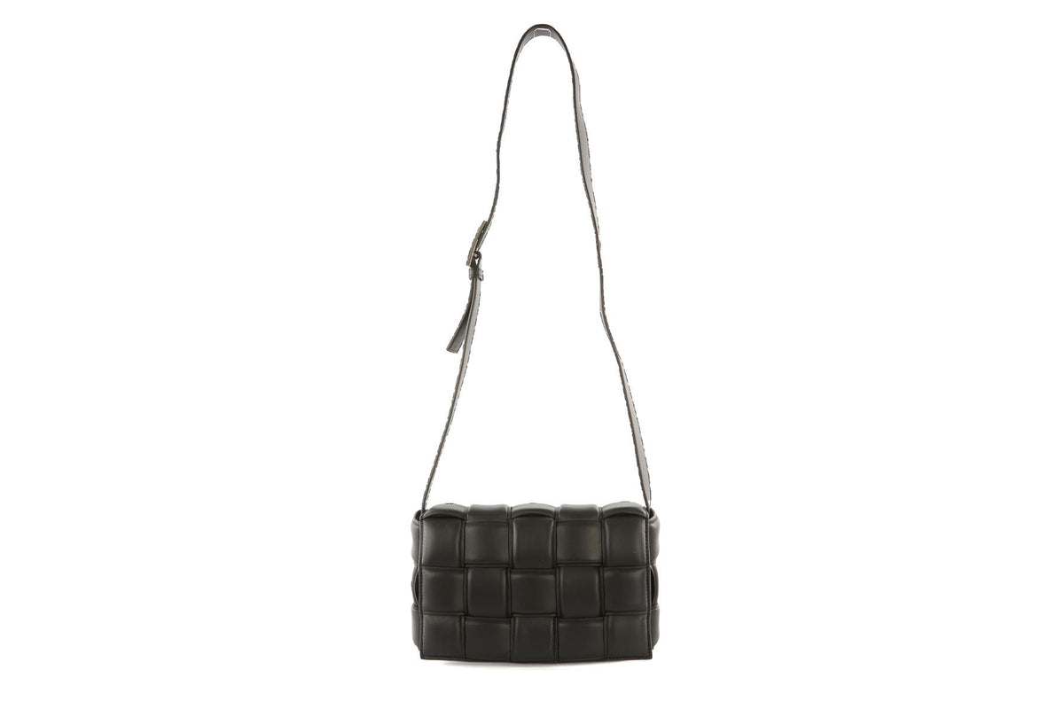 BOTTEGA VENETA BLACK CASSETTE MEDIUM PADDED INTRECCIATO LEATHER SHOULDER BAG