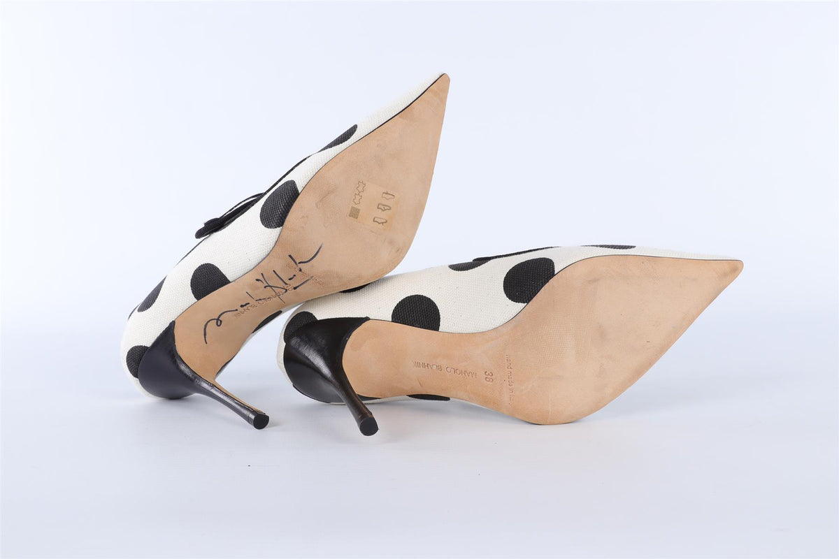MANOLO BLAHNIK WHITE CANVAS PUMPS EU 38 UK 5