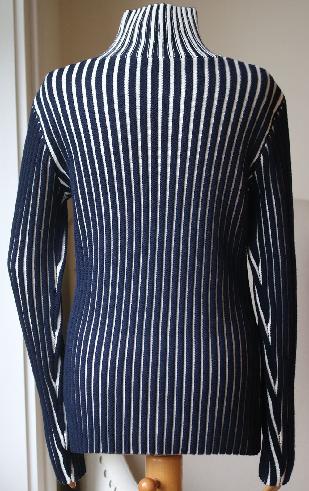 VICTORIA VICTORIA BECKHAM STRUCTURED TURTLENECK SWEATER UK 12