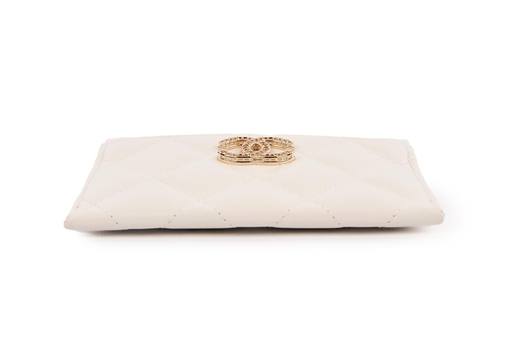 CHANEL WHITE 2025 CC QUILTED LEATHER CARD HOLDER