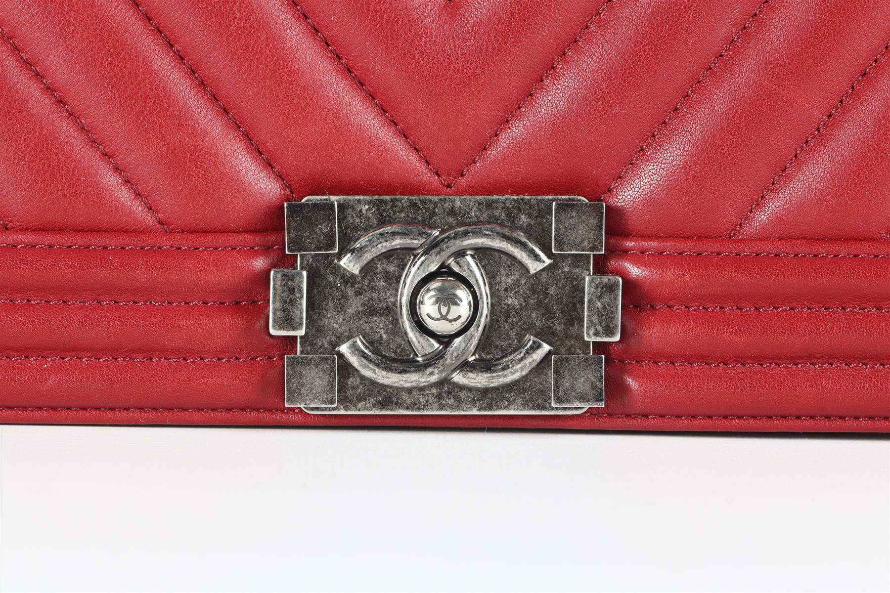 CHANEL RED 2016 BOY MEDIUM LEATHER SHOULDER BAG