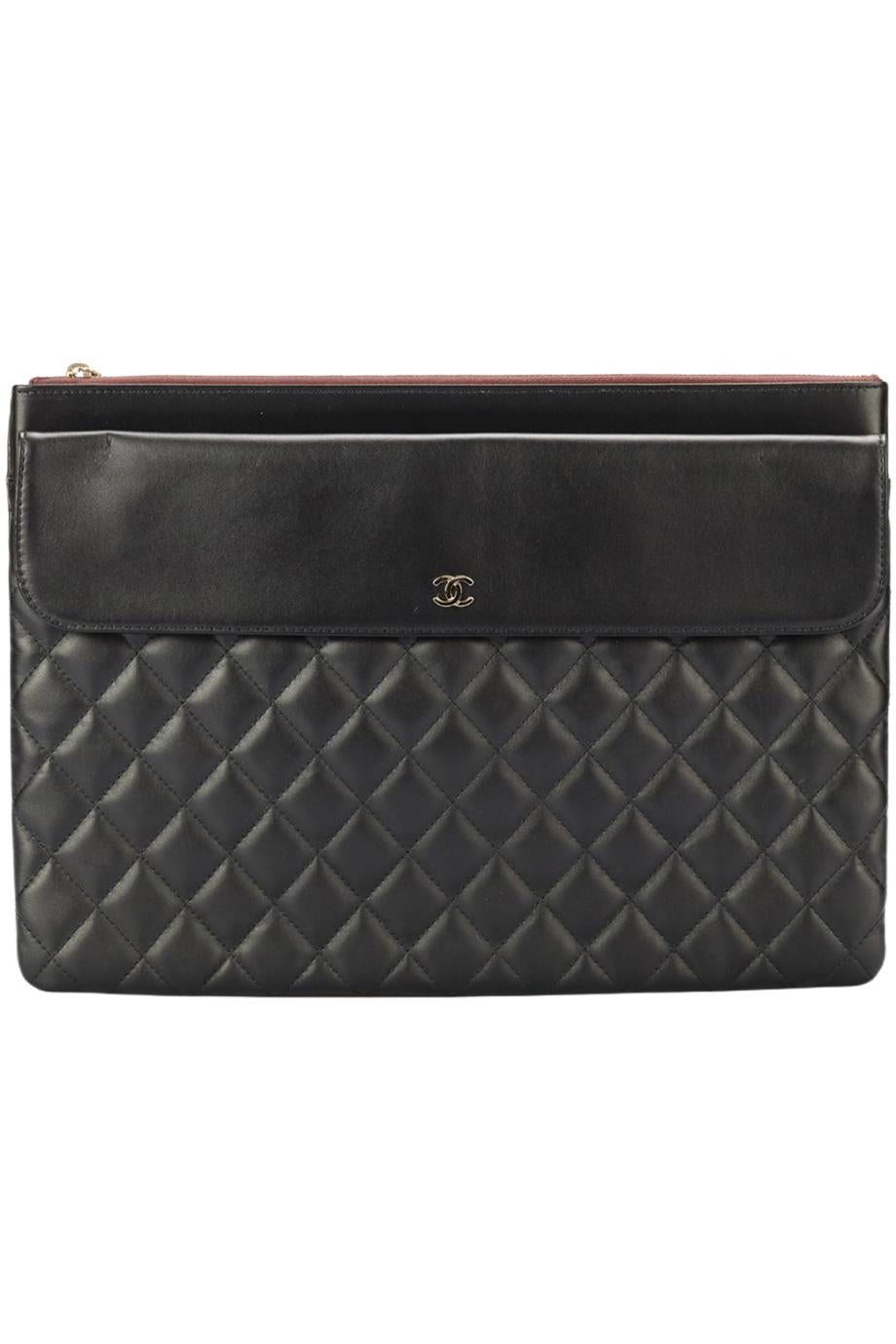 CHANEL 2017 FLP O-CASE LARGE QUILTED LEATHER CLUTCH