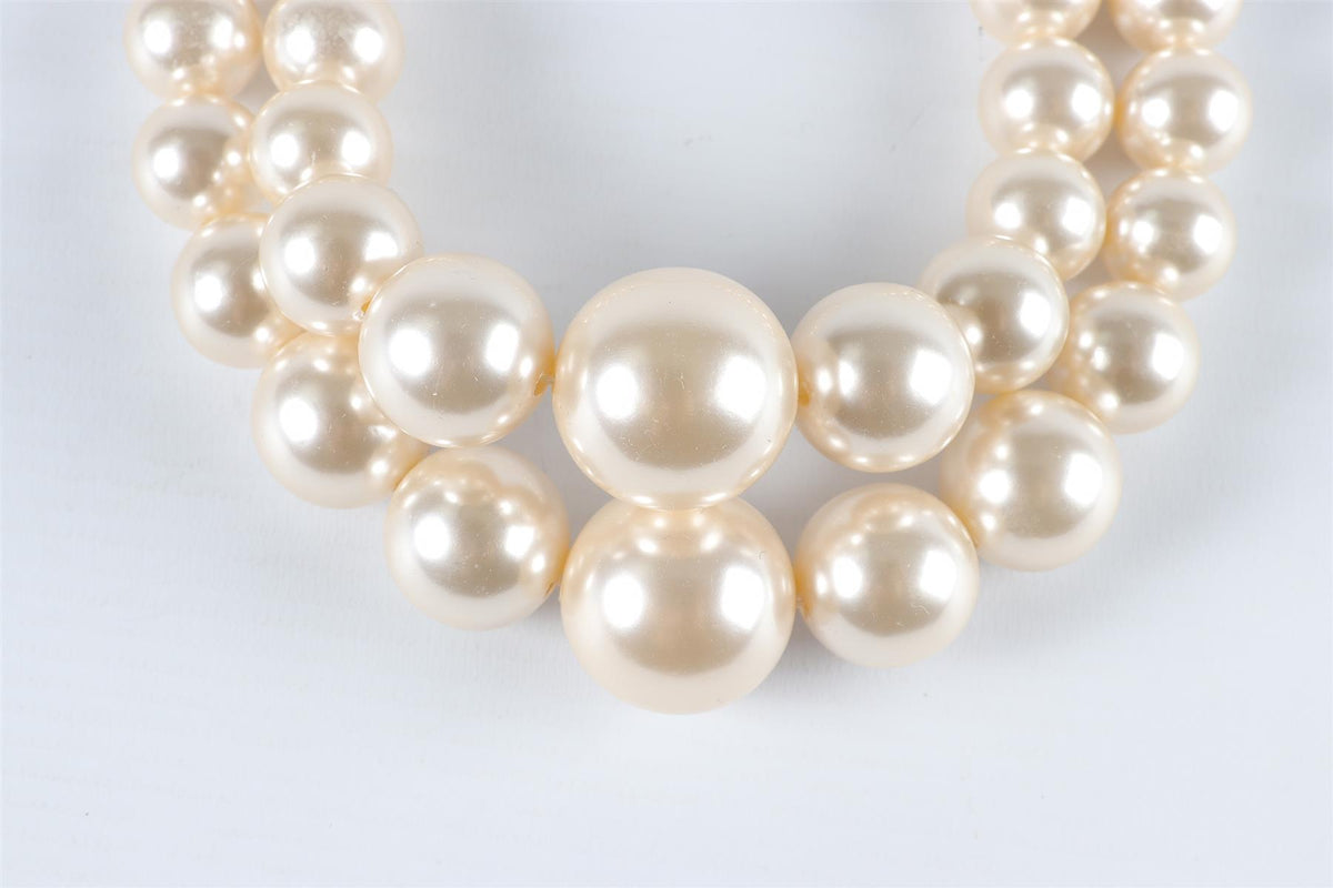 ALESSANDRA RICH IVORY CRYSTAL AND FAUX PEARL NECKLACE