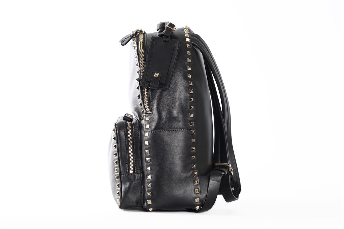 VALENTINO GARAVANI BLACK ROCKSTUD MEDIUM LEATHER BACKPACK