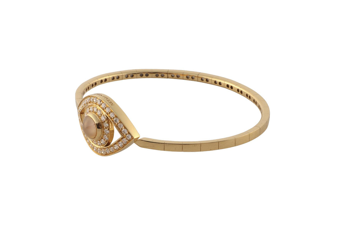 NETALI NISSIM ICONIC EYE 18K YELLOW GOLD AND ROSE QUARTZ BRACELET