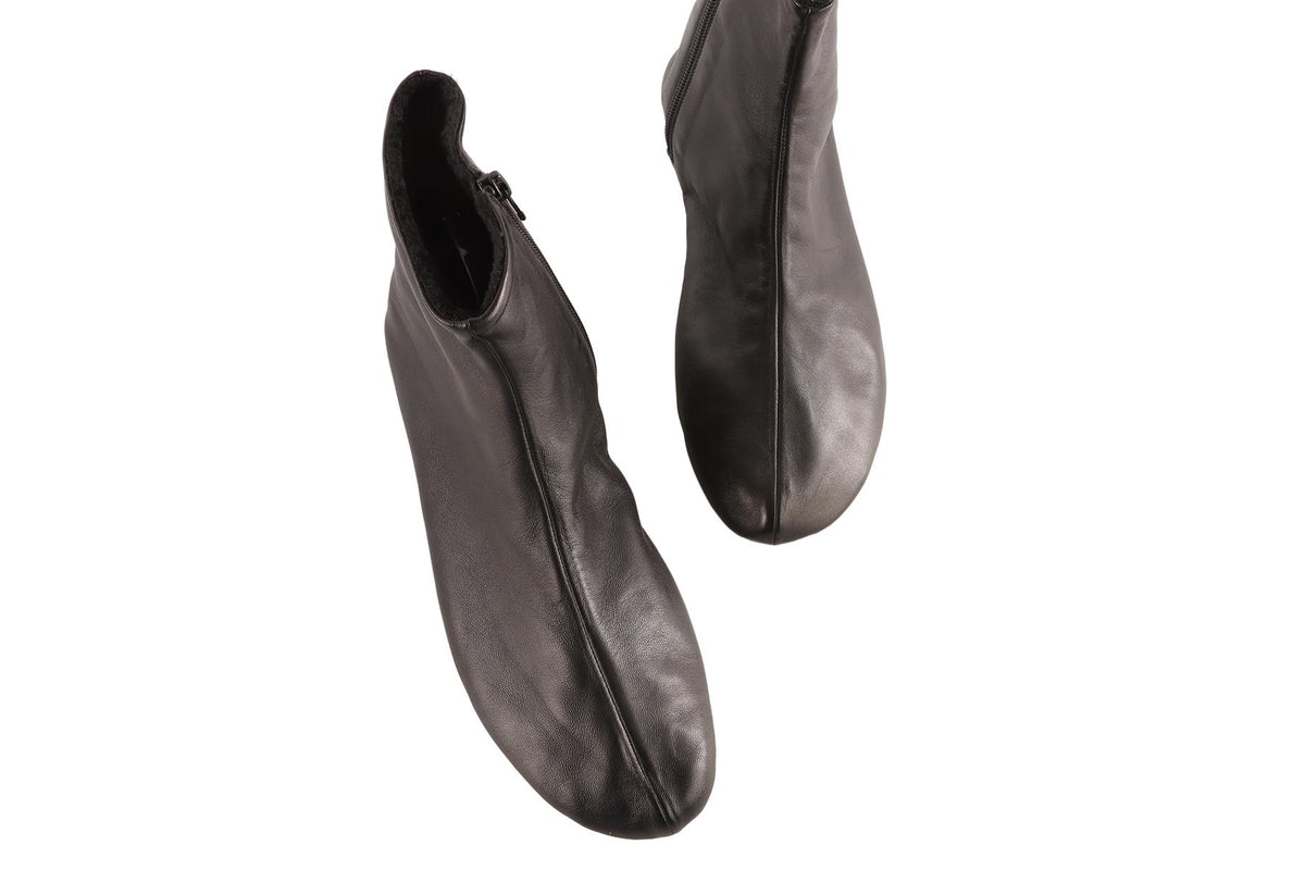 THE ROW BLACK STELLA LEATHER ANKLE BOOTS EU 40 UK 7 US 10