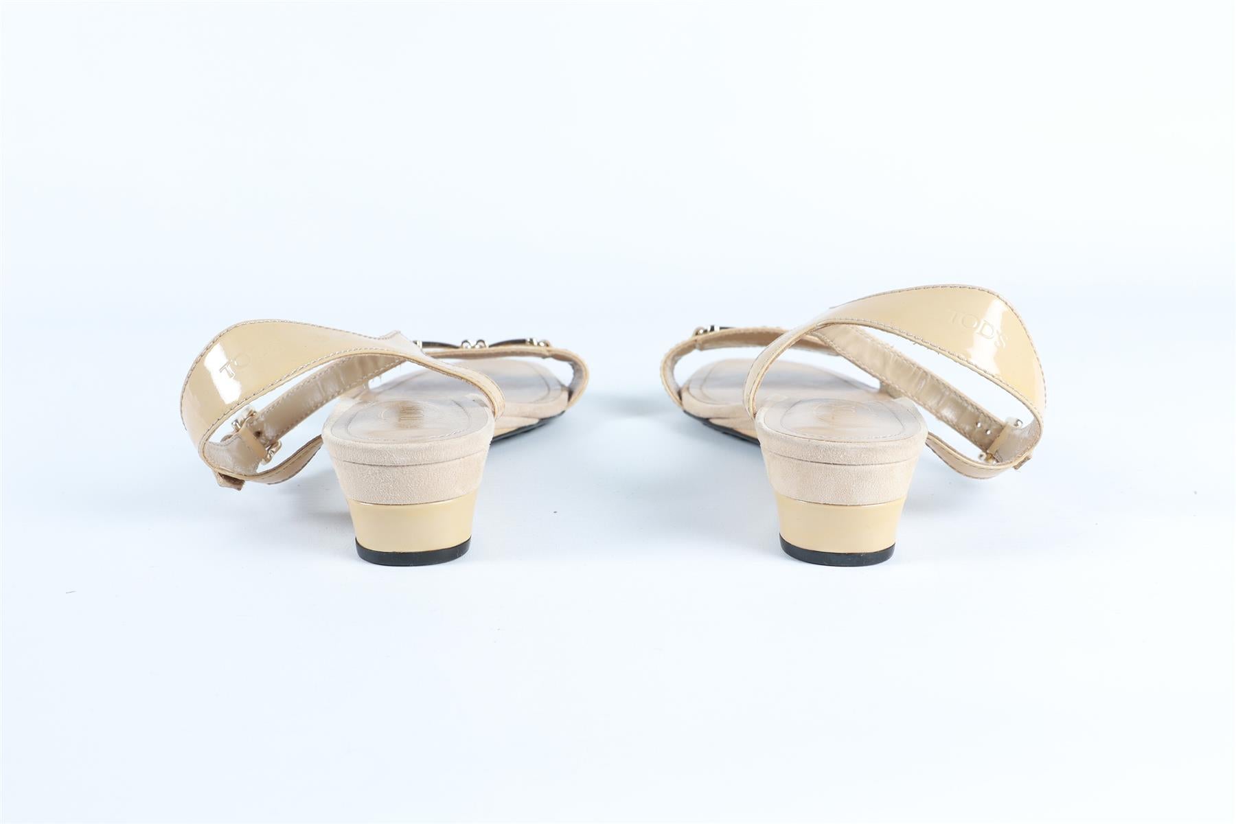 TOD'S BEIGE PATENT LEATHER WEDGE SANDALS